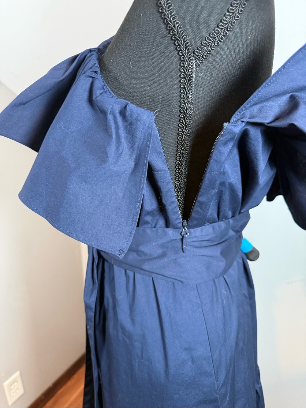 City Chic One-Shoulder Ruffle Maxi Dress in Navy with Pockets - Picture 4 of 13